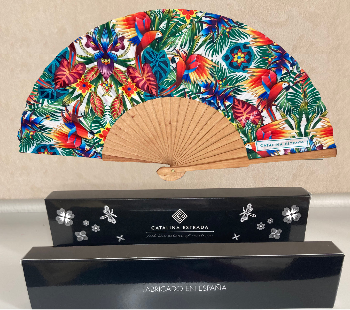 Jungle Macaw White Backdrop Hand Fan | Made in Spain | Catalina Estrada