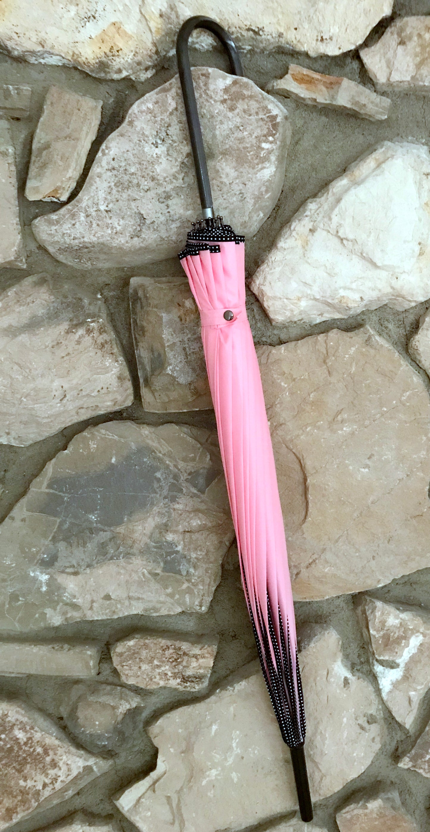 Madeline Soft Pink Pagoda Umbrella | 16 Ribs Leatherette Handle