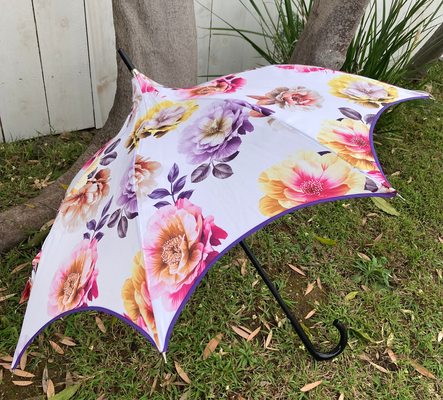 Flores con encanto de Guy de Jean | Paraguas francés de lujo hecho a mano por Guy de Jean | 40 % de descuento