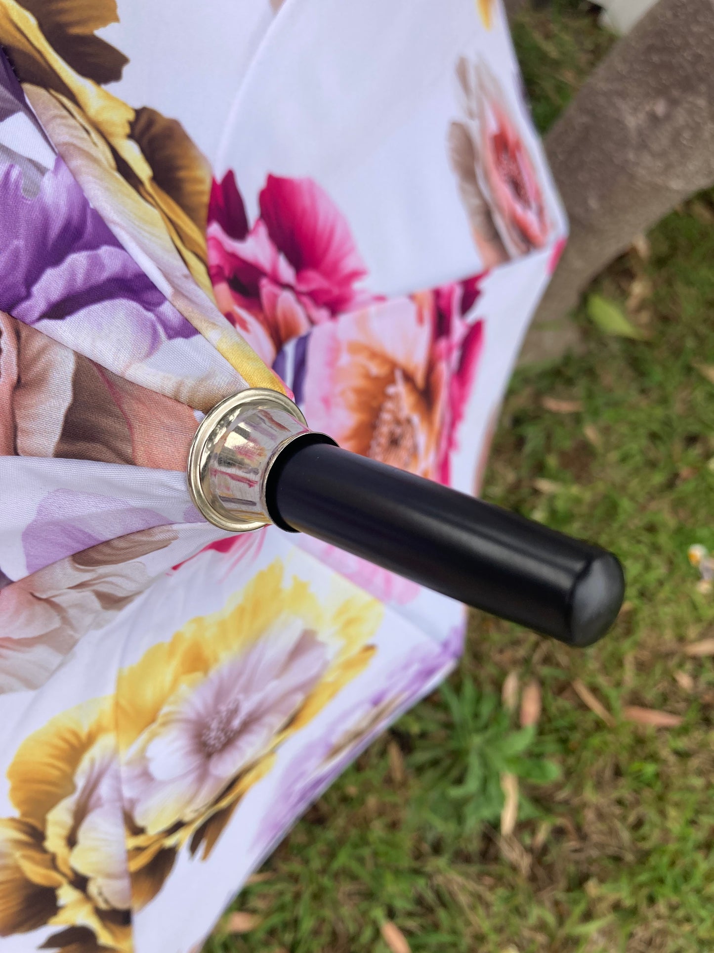 Flores con encanto de Guy de Jean | Paraguas francés de lujo hecho a mano por Guy de Jean | 40 % de descuento
