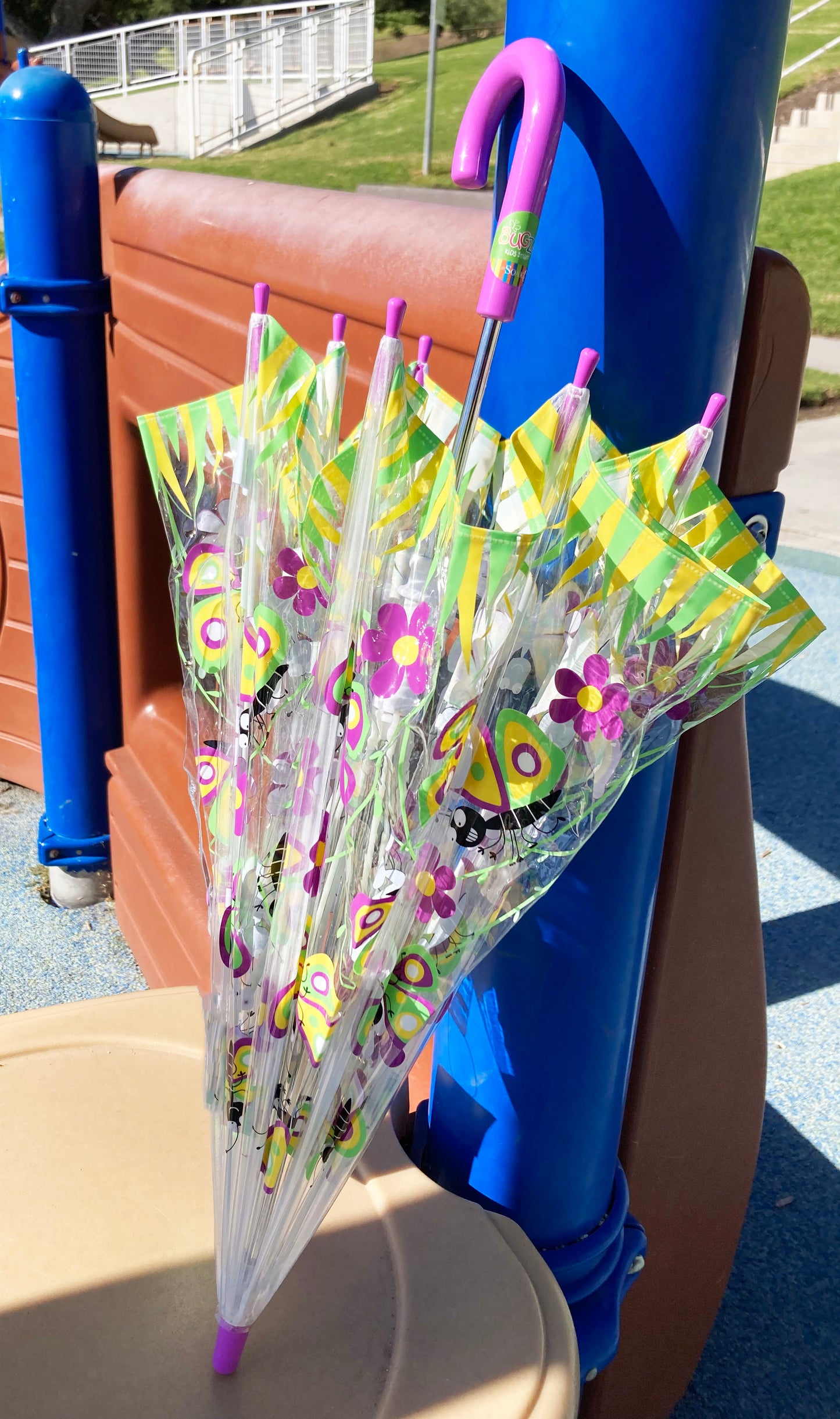 Paraguas transparente Bugzz® Butterfly para niños | Varillas de fibra de vidrio flexibles | Estilo burbuja