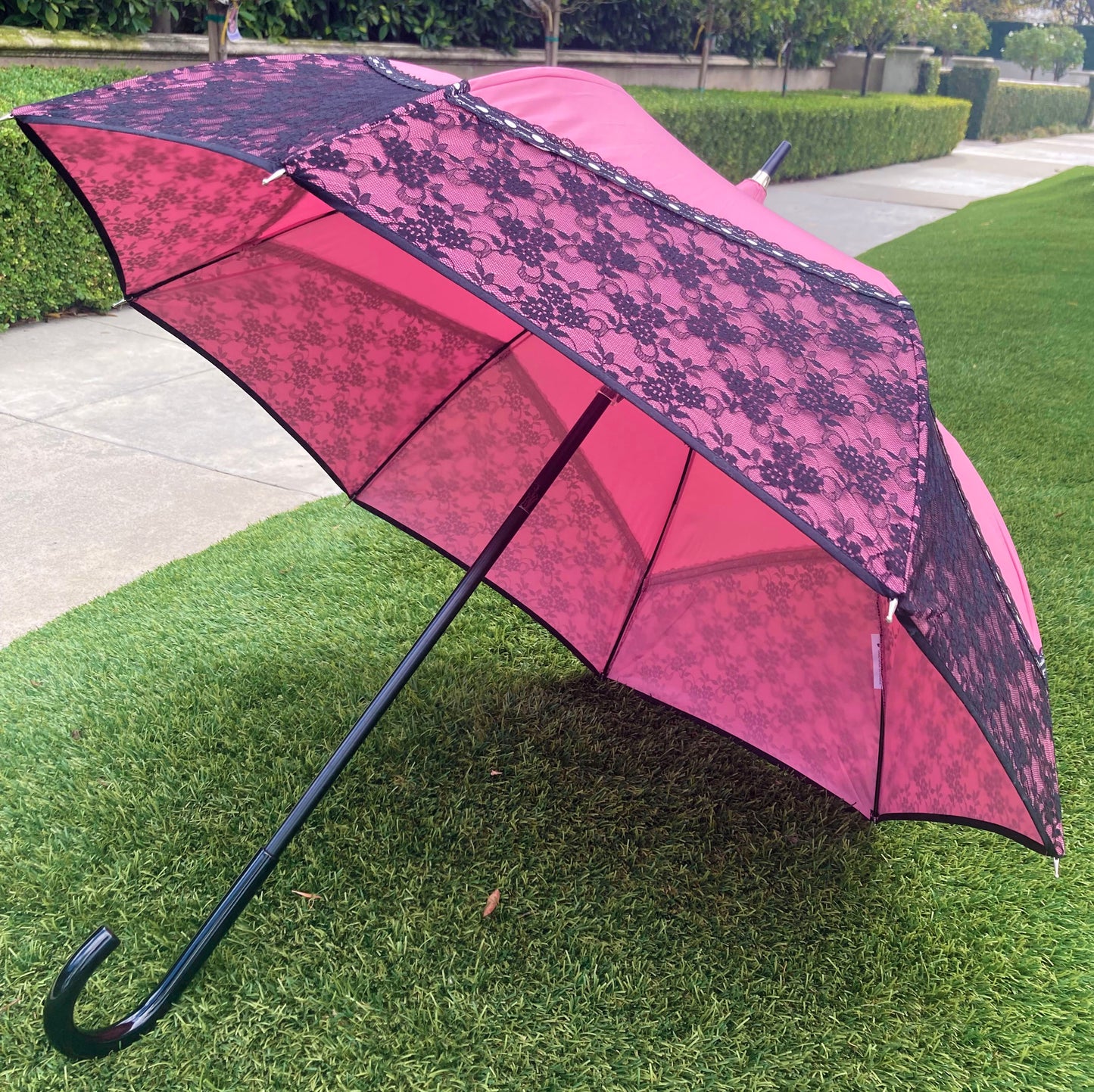 Promenade Pink Anti UV Umbrella By Chantal Thomass | Free Shipping