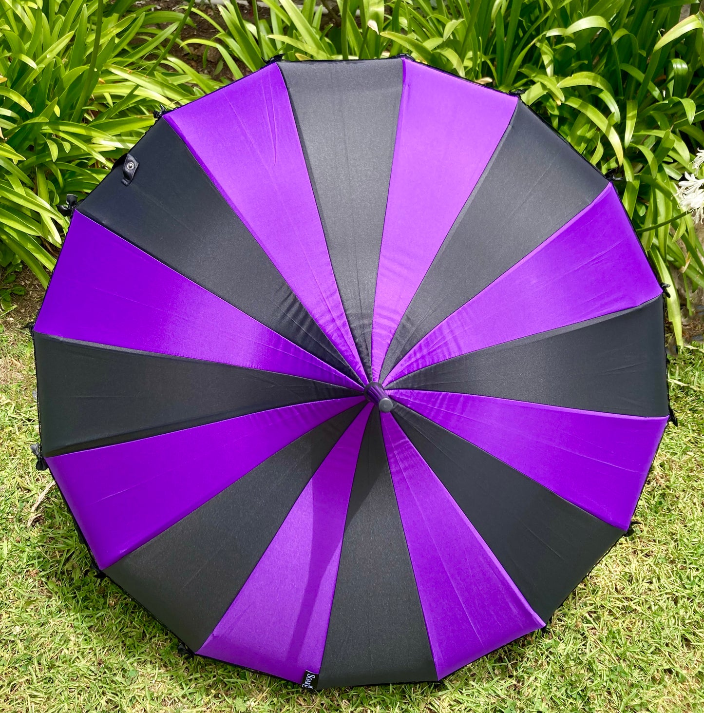 Purple Black Pagoda Umbrella | Lace and Bows Trim | Everyday Fashion Gift