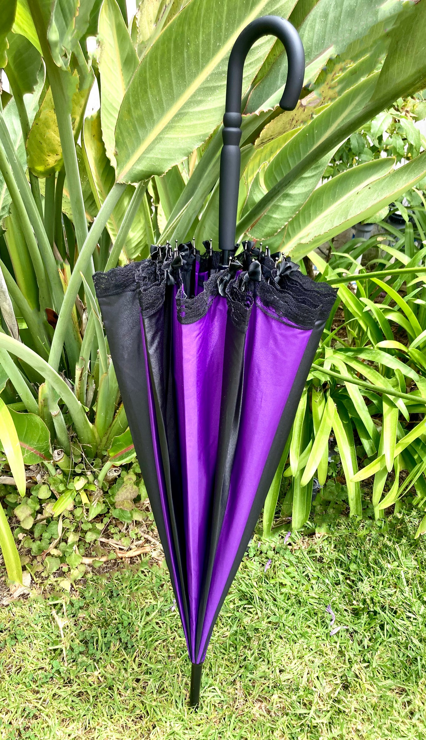 Purple Black Pagoda Umbrella | Lace and Bows Trim | Everyday Fashion Gift