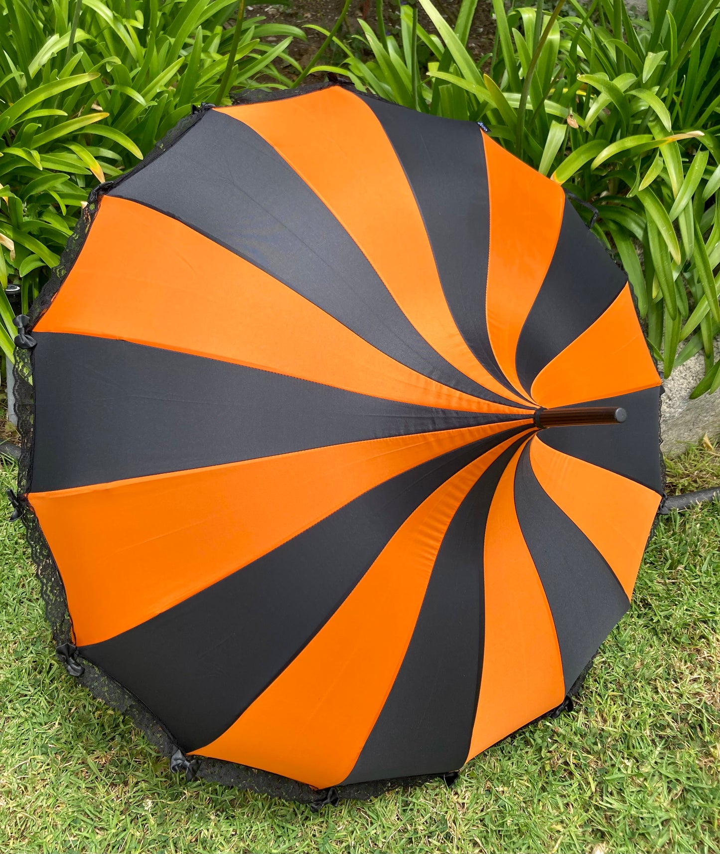 16 Panels Orange and Black Pagoda Umbrella | Ribbons and Lace Trim | Stylish Handle