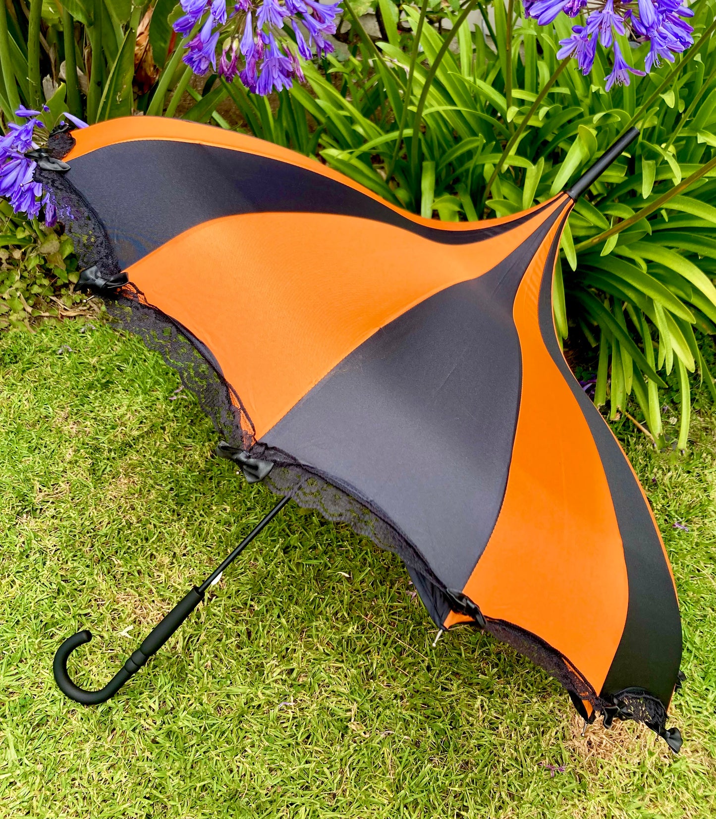 16 Panels Orange and Black Pagoda Umbrella | Ribbons and Lace Trim | Stylish Handle