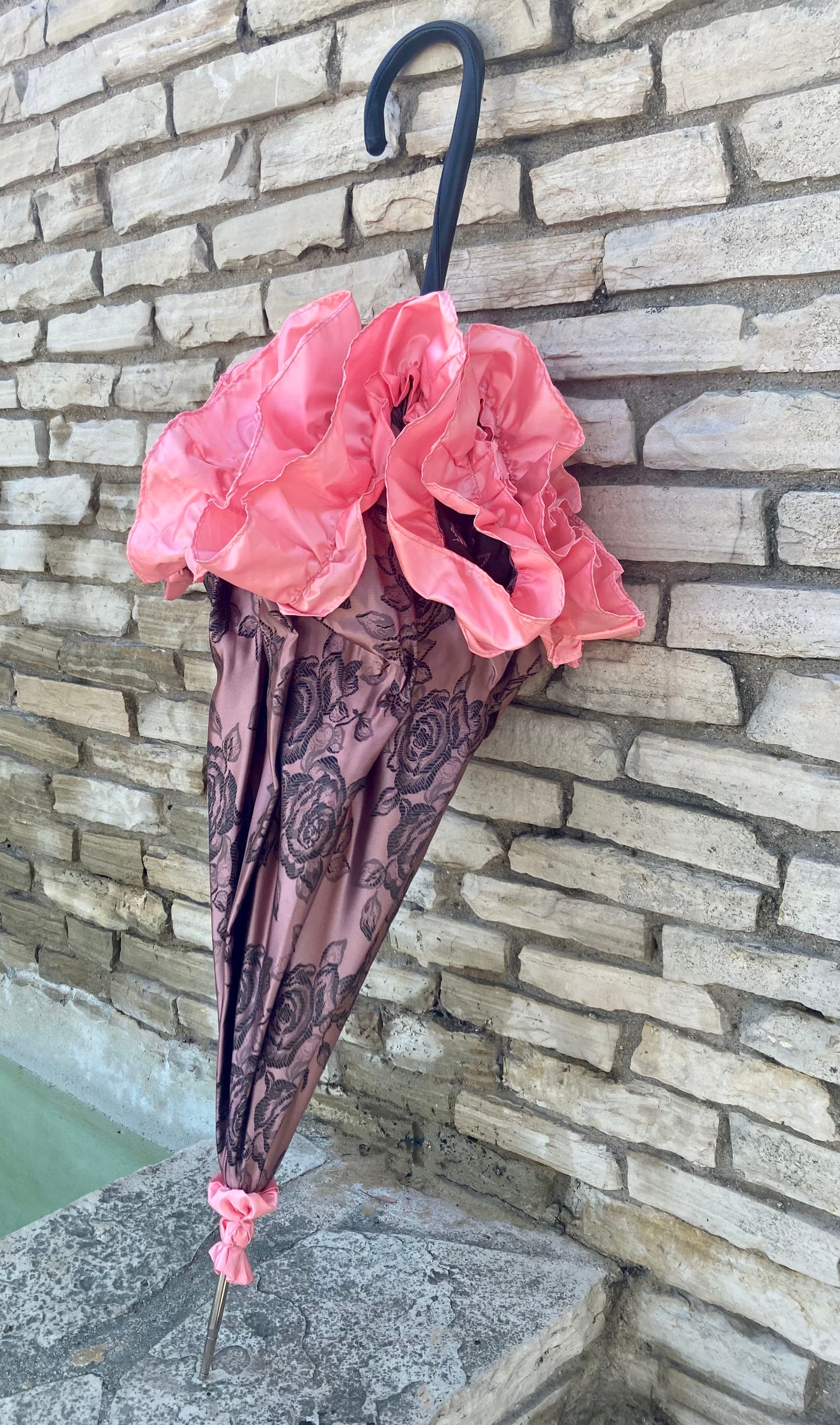 Paraguas Jacquard Rosa Empolvado | Mango de Cuero Negro Retorcido | Envío Gratis