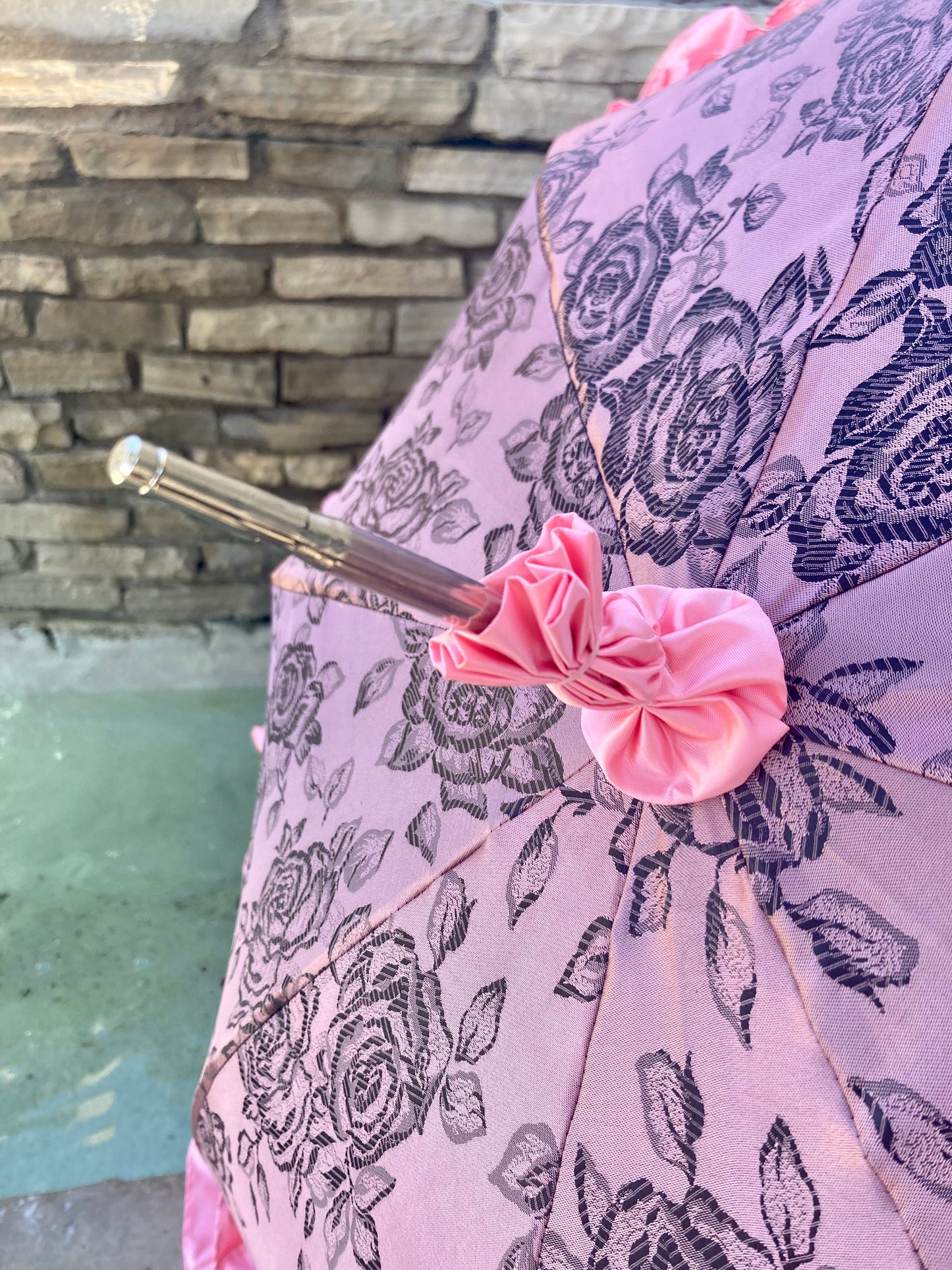 Paraguas Jacquard Rosa Empolvado | Mango de Cuero Negro Retorcido | Envío Gratis