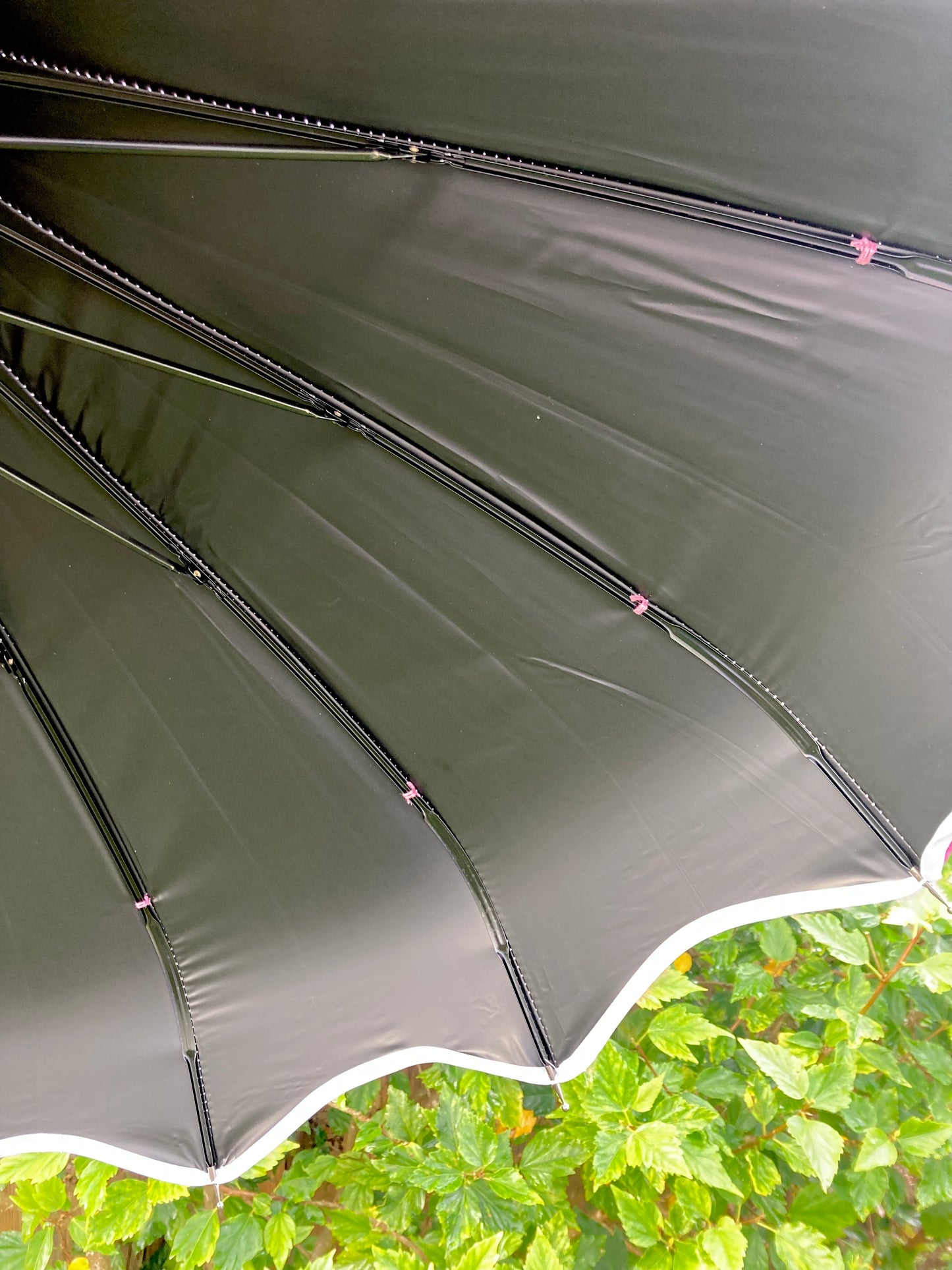 Paraguas Adeline Verde | Estilo pagoda anti-UV y opaco.