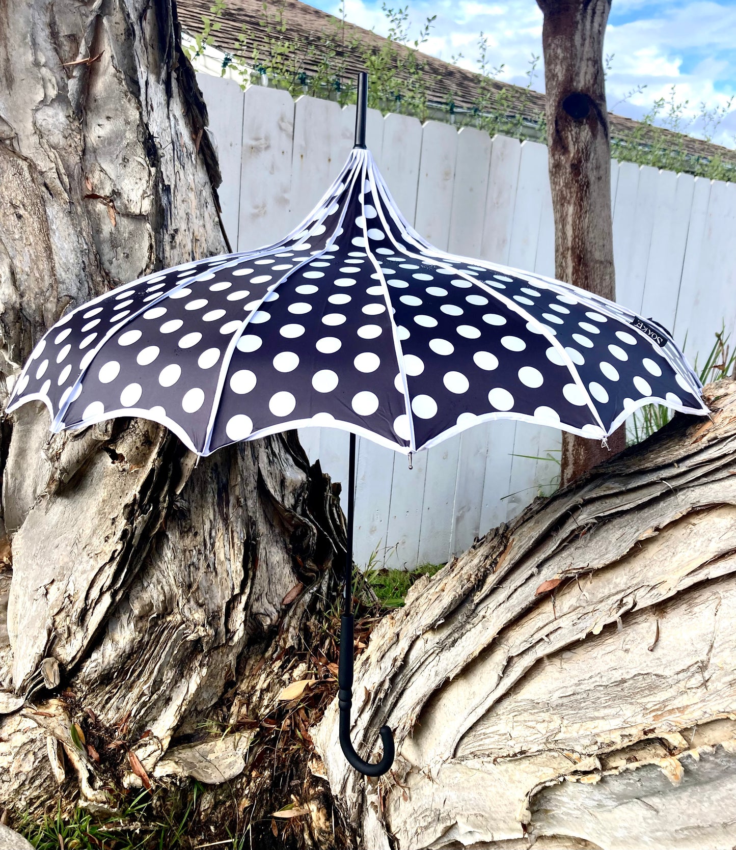 Paraguas Pagoda Lilly Black | Opaco y anti-UV | Lunares Grandes