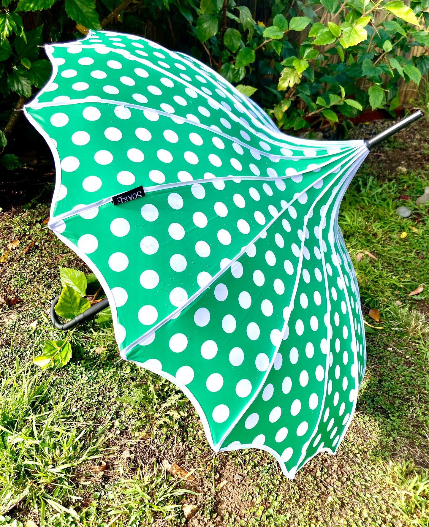 Paraguas Adeline Verde | Estilo pagoda anti-UV y opaco.