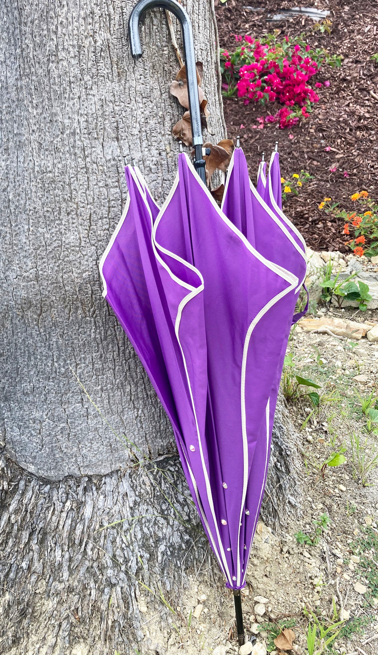 Paraguas morado con forma de espiral y diamantes de imitación de la aurora boreal | Decorado a mano | Resistente al agua y excelente para dar sombra
