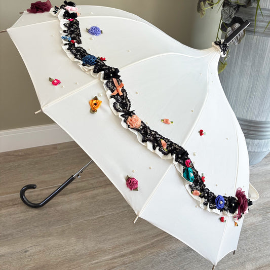 Paraguas Pagoda Dama Color Crema con Adorno | Estilo Retro Lisbeth Dahl Dinamarca