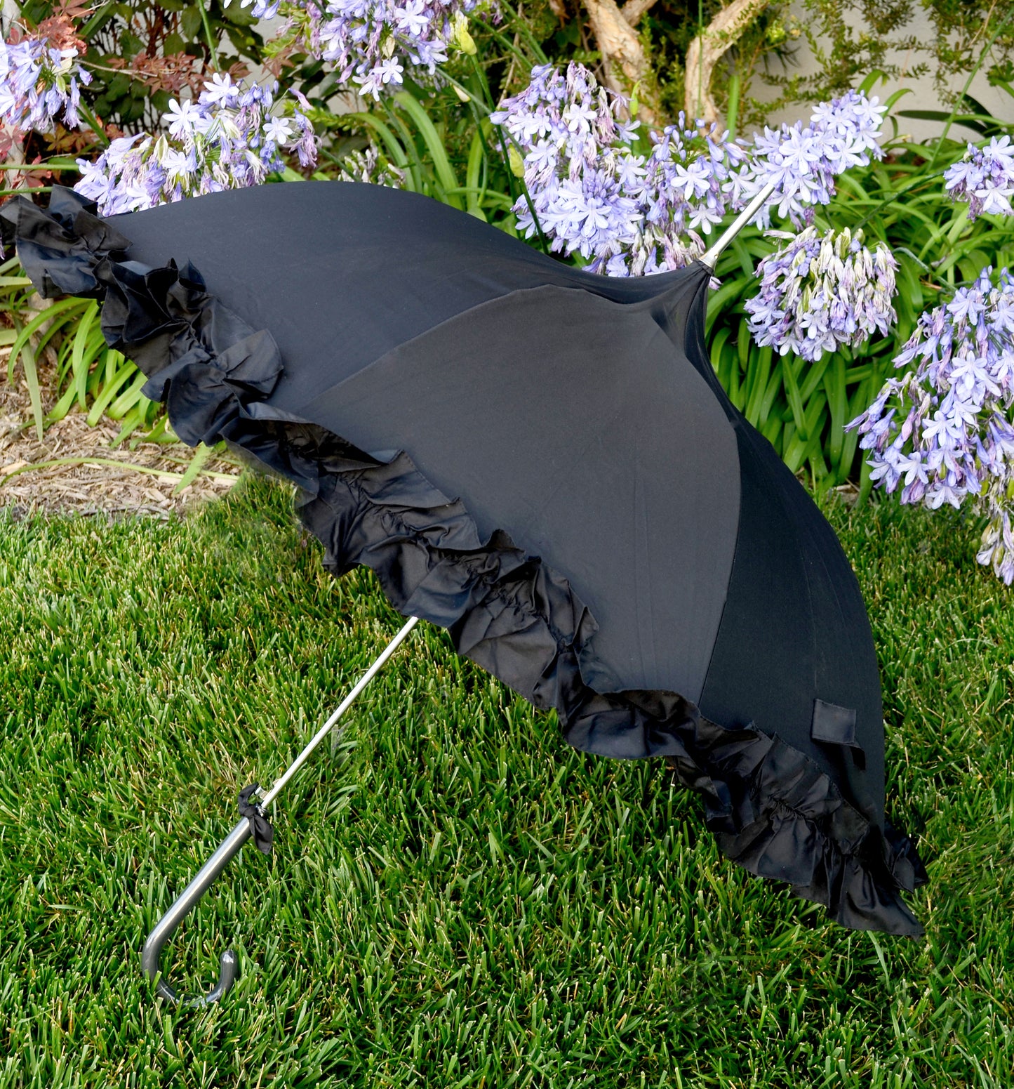 Black Ruffle Lady Pagoda | Retro Style | Dome Shaped Umbrella/Parasol | Waterproof