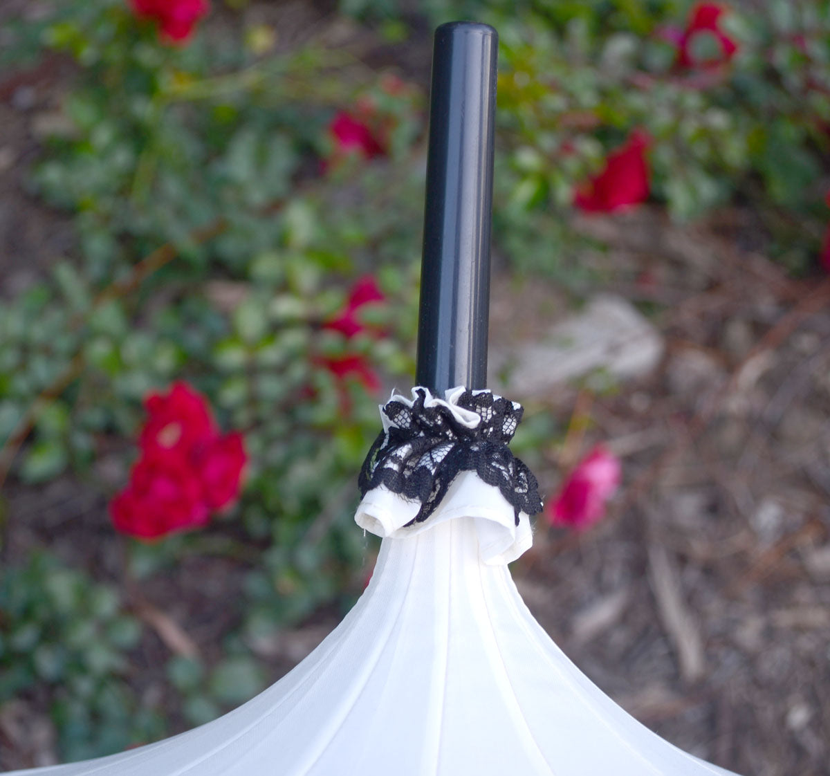 12 Panels Umbrella | Cream and Black Lace Trim With Bows | Beautiful Dome Shape