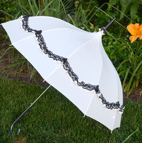12 Panels Umbrella | Cream and Black Lace Trim With Bows | Beautiful Dome Shape