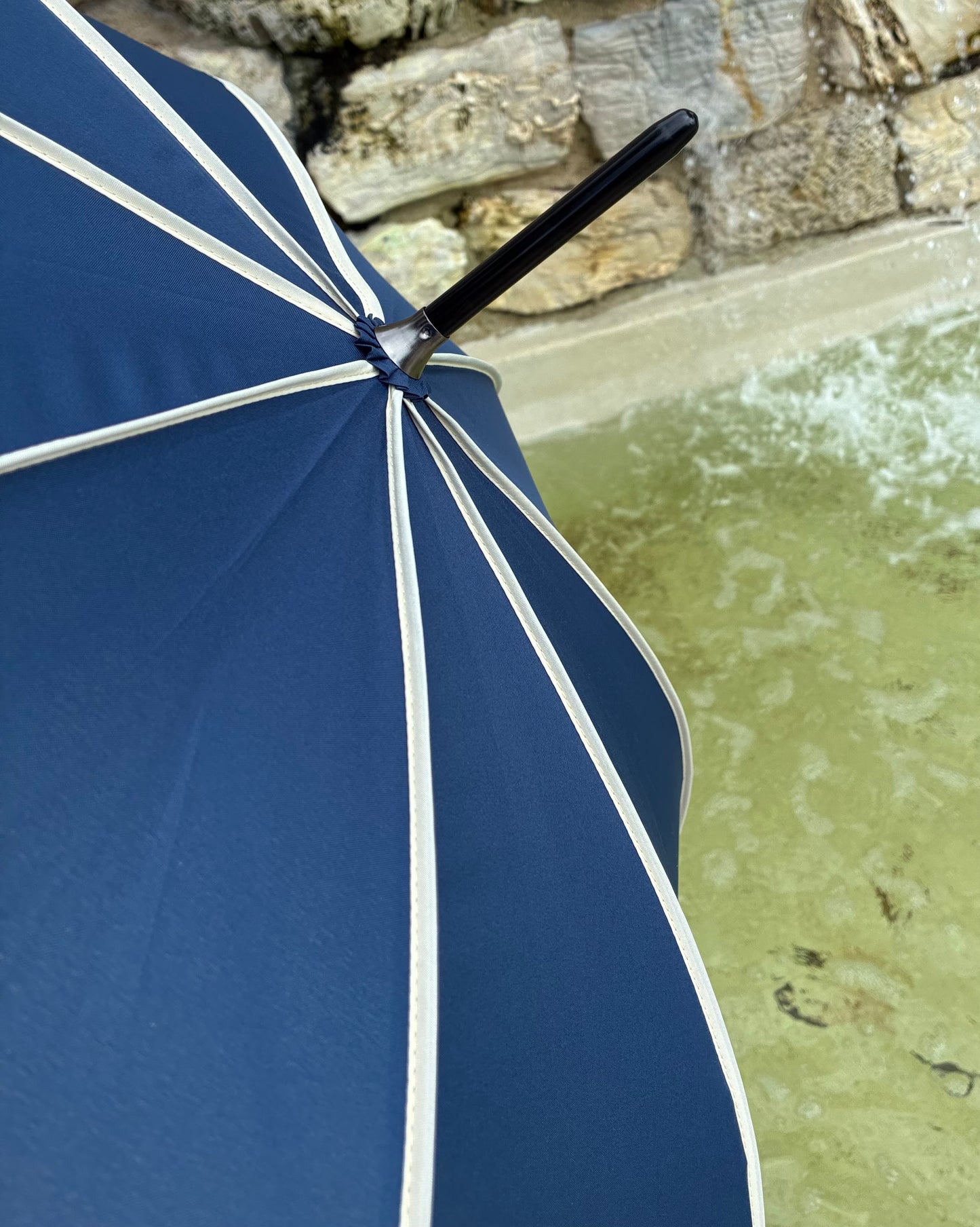 Sombrilla estilo inglés con encaje estampado | Toldo en forma de cúpula azul marino