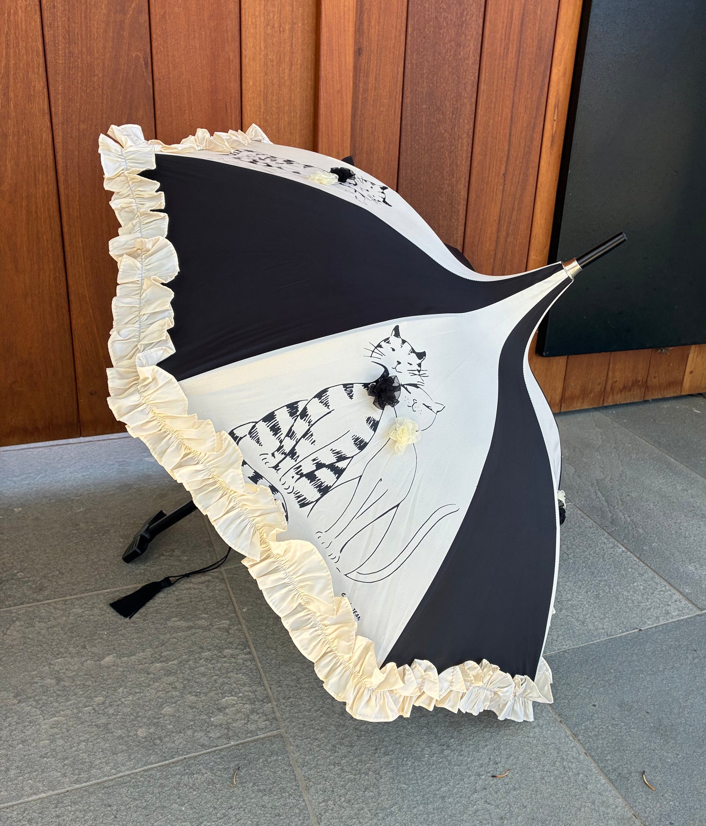 Bijou & Belle Cats Pagoda Umbrella | Guy de Jean Collector"s Item | Free Shipping