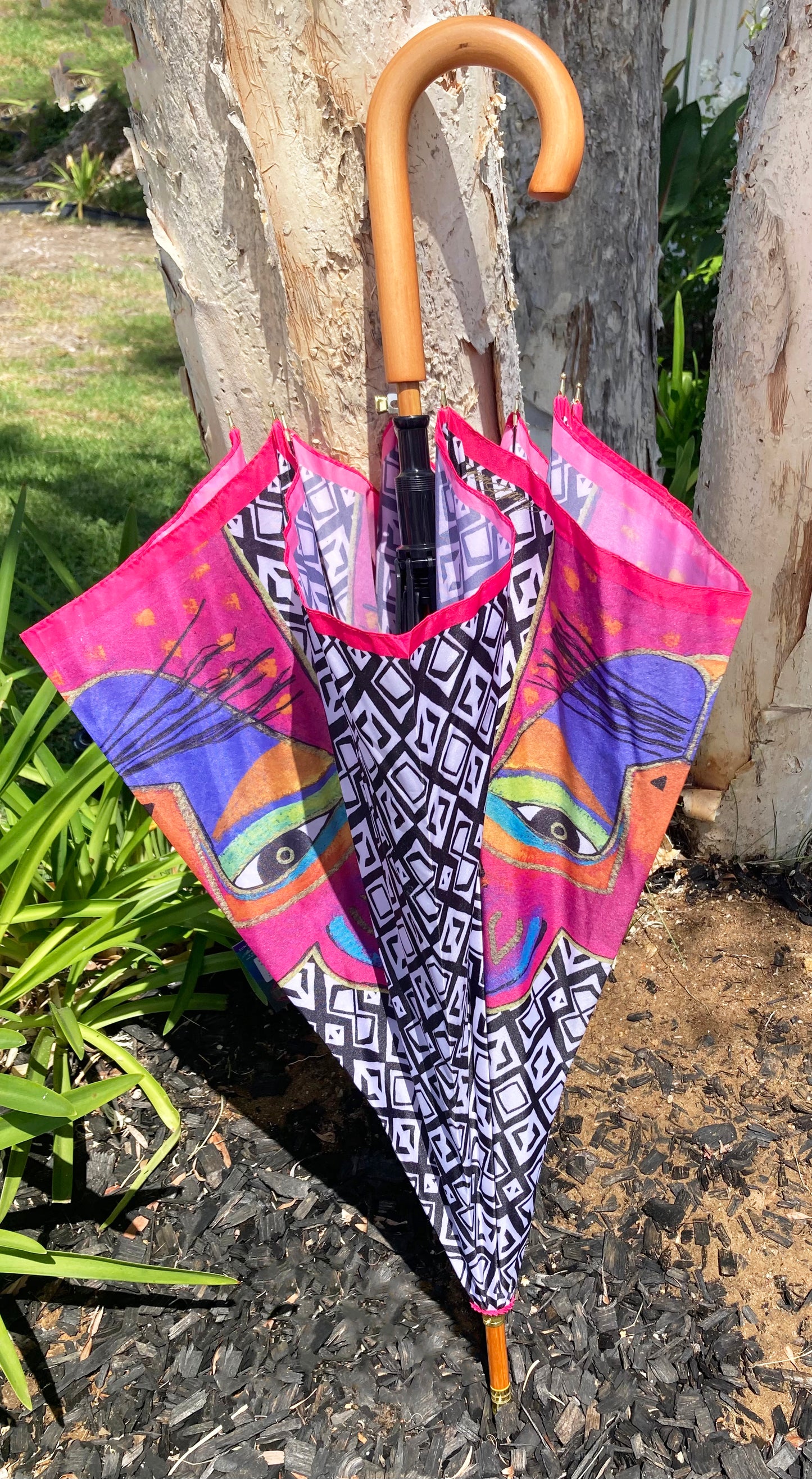 Paraguas fucsia con bigotes de gato | Colección Laurel Burch