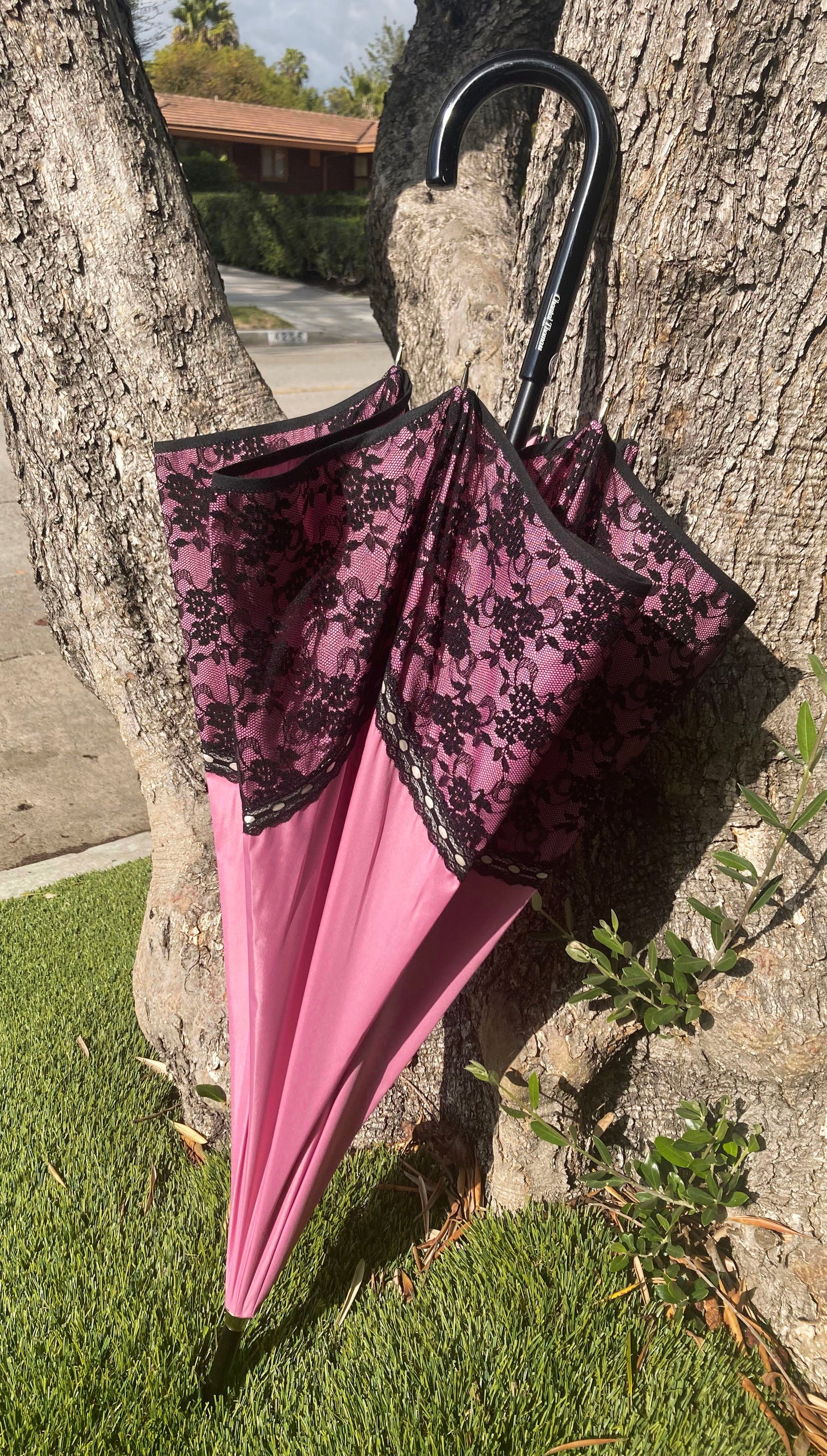 Promenade Pink Anti UV Umbrella By Chantal Thomass | Free Shipping