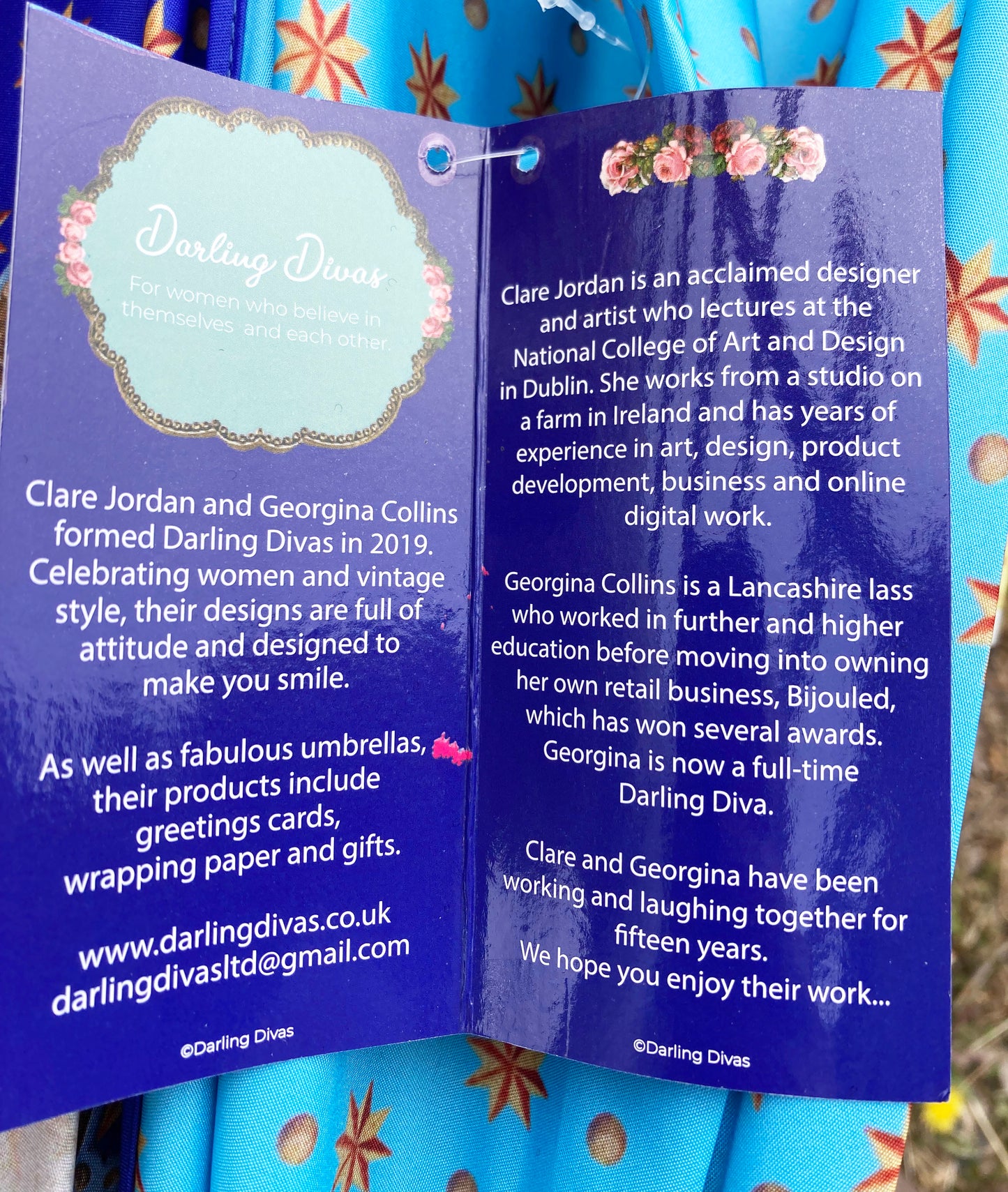 Colección de paraguas Darling Divas | Estilo vintage de los años 20 | "Lunas y estrellas" | Semiautomático | Garantía de un año.