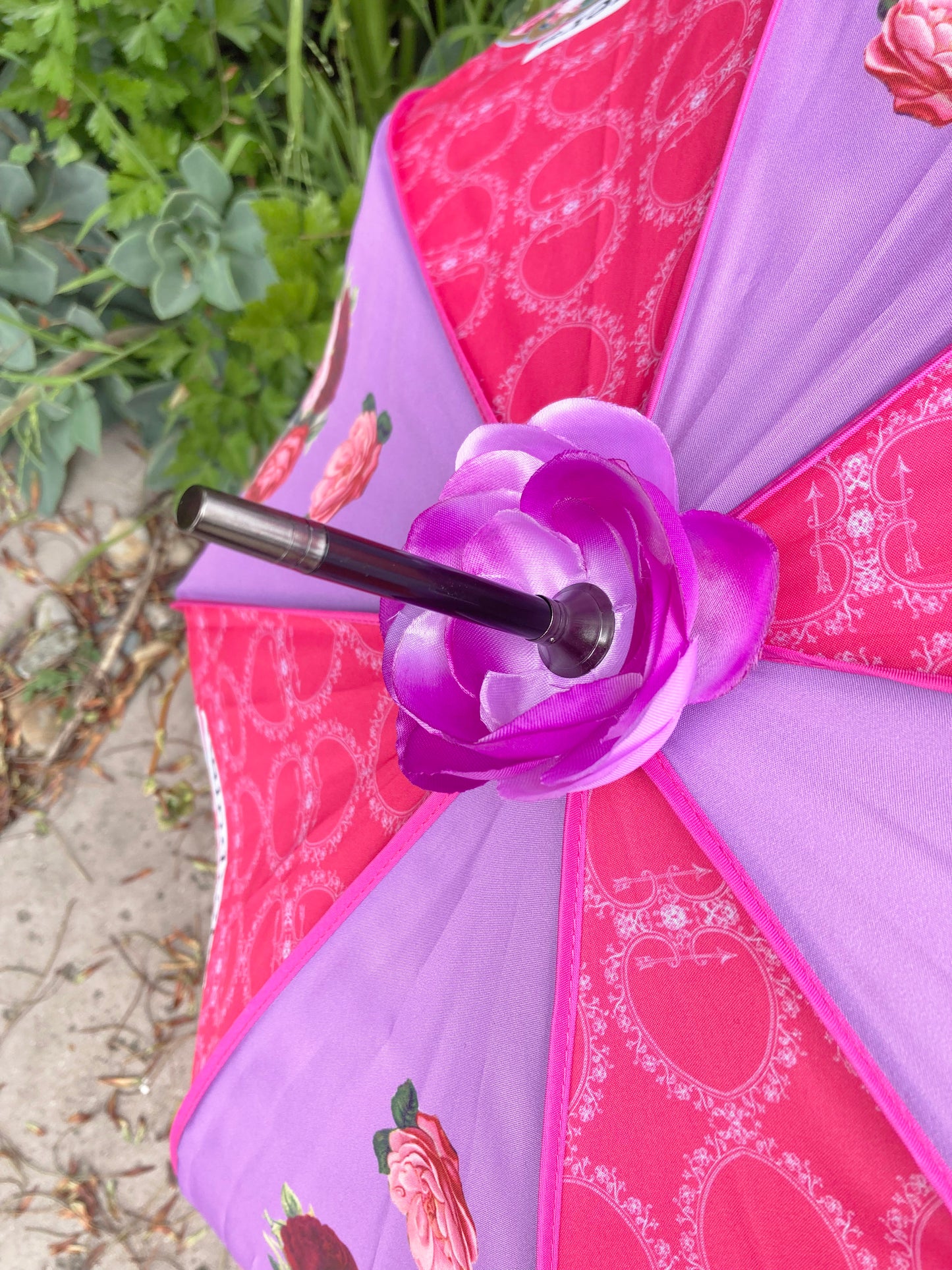 Colección de paraguas Darling Divas | Estilo vintage de los años 20 | "Gotas de lluvia y rosas..." | Semiautomático | Garantía de un año.