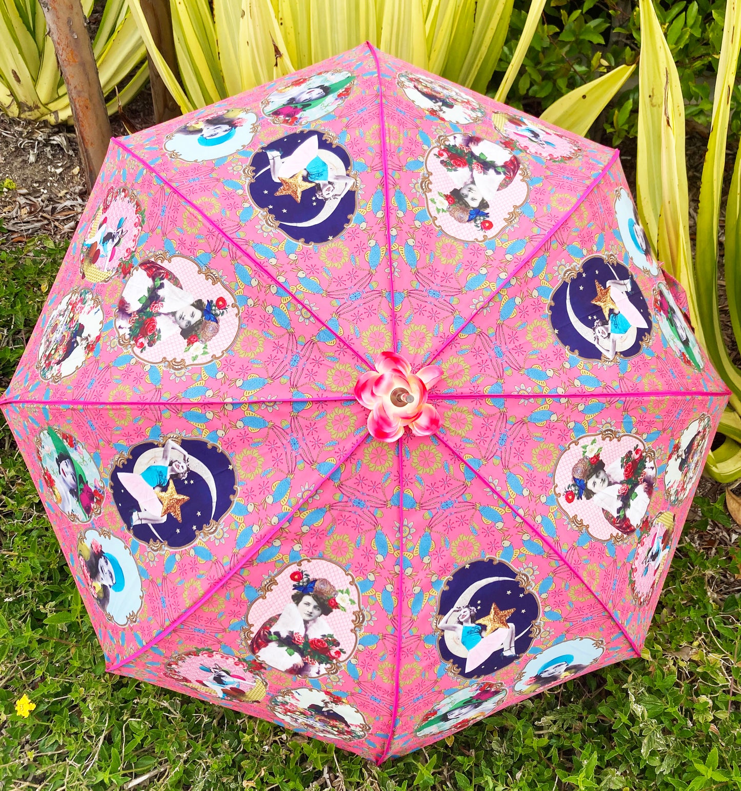 Colección de paraguas Darling Divas | Estilo vintage de los años 20 | "Raining Women" | Semiautomático | Garantía de un año.