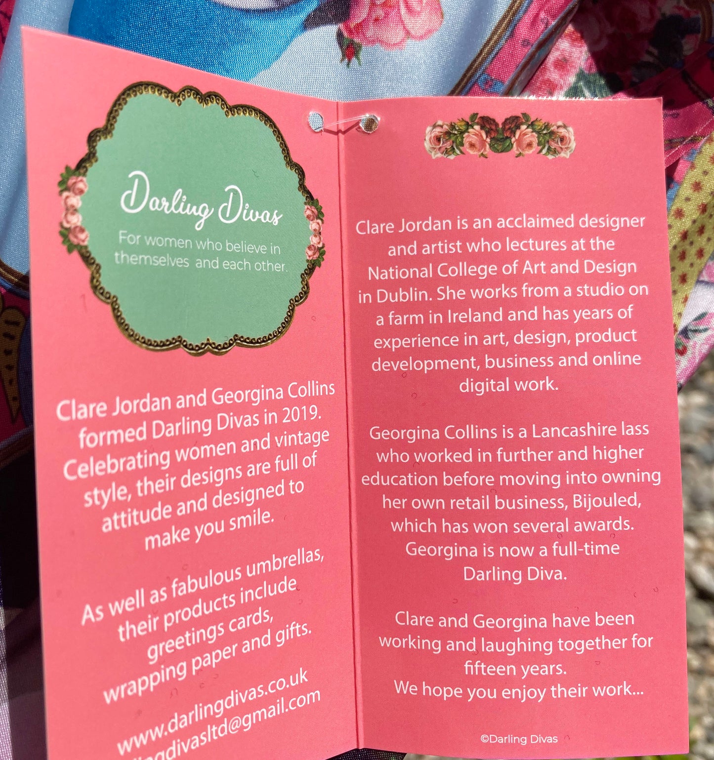 Colección de paraguas Darling Divas | Estilo vintage de los años 20 | "Raining Women" | Semiautomático | Garantía de un año.