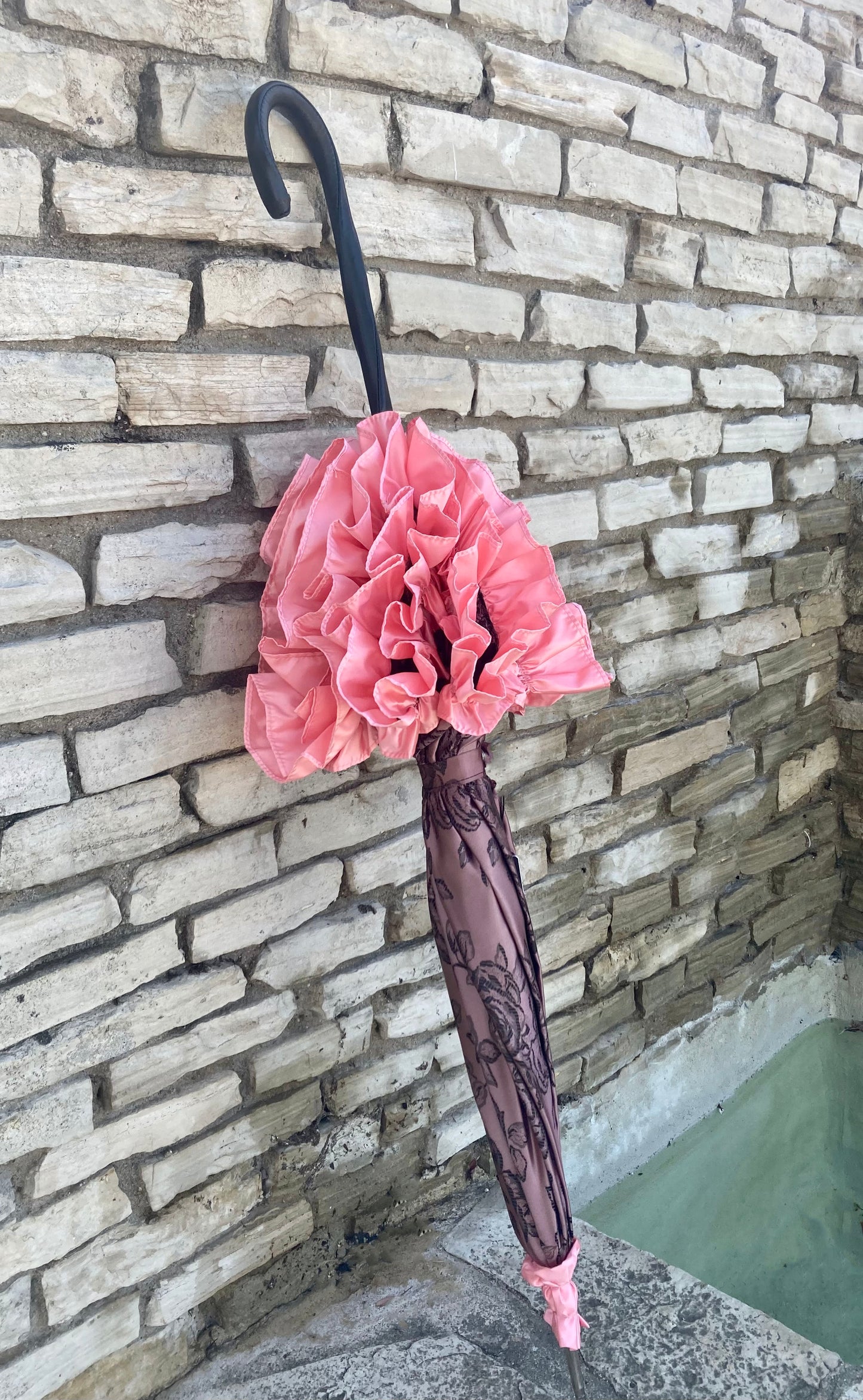 Paraguas Jacquard Rosa Empolvado | Mango de Cuero Negro Retorcido | Envío Gratis