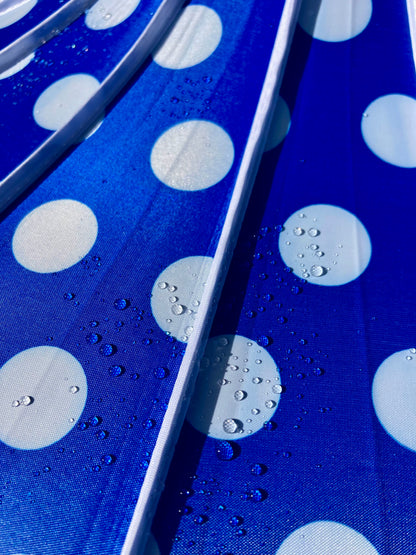 Paraguas opaco Bailey Blue | Estilo pagoda con protección UV | Lunares grandes