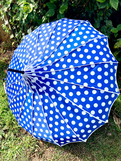 Paraguas opaco Bailey Blue | Estilo pagoda con protección UV | Lunares grandes
