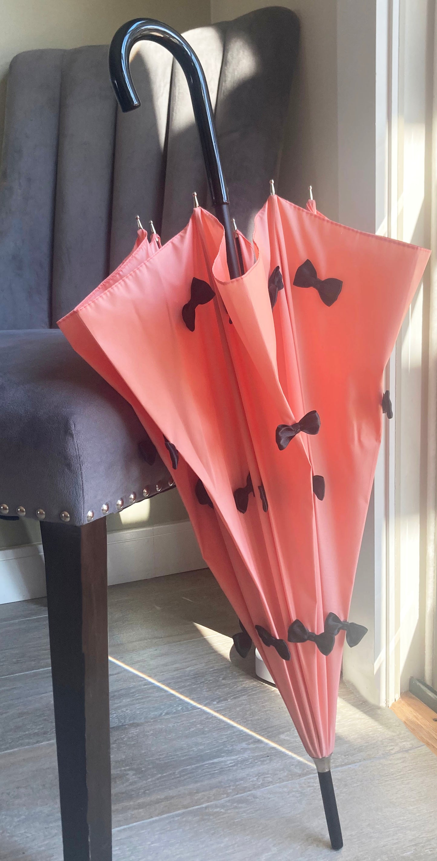 Paraguas Lolita color coral | Lazos de satén negro | Hecho a mano en Francia | Envío gratuito