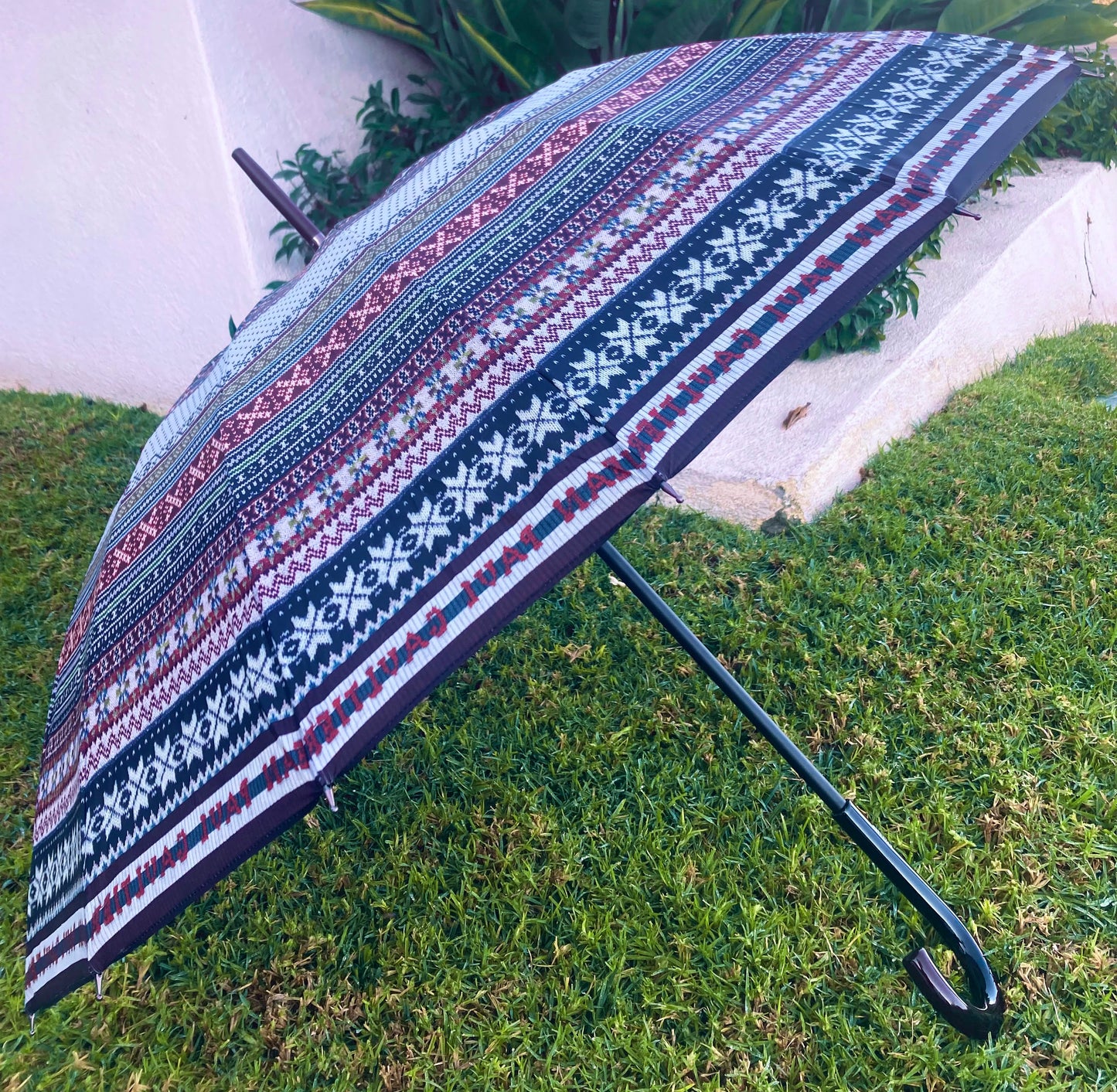 Paraguas Jean Paul Gaultier de 16 varillas | Patrón de punto estilo suroeste, hecho en Francia | Envío gratuito