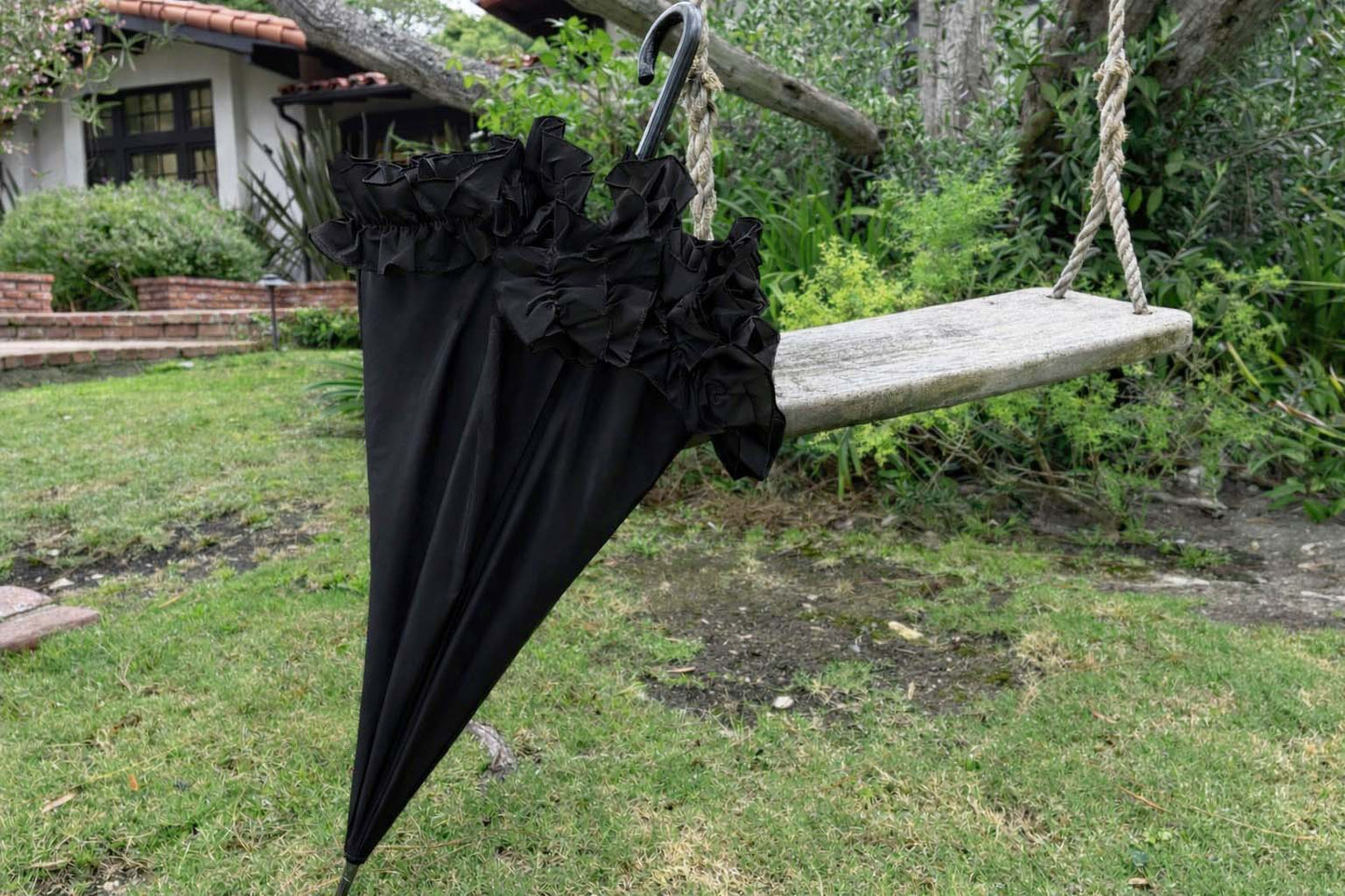 Black Ruffle Lady Pagoda | Lisbeth Dahl Copenhagen Stick | Waterproof